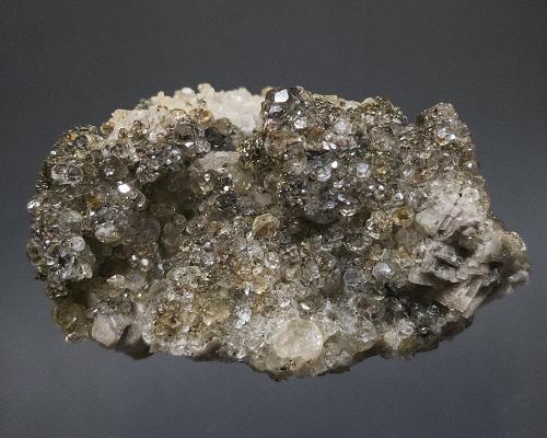 Calcite, Dolomite<br />Grant Quarry, Greely, Gloucester Township, Carleton County, Ontario, Canada<br />5 X 3 cm<br /> (Author: Richard Arseneau)