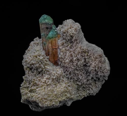 Elbaite<br />Golconda pegmatite, Governador Valadares, Vale do Rio Doce, Minas Gerais, Brazil<br />5.7 x 5.8 cm<br /> (Author: am mizunaka)