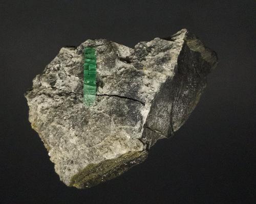 Beryl (variety emerald)<br />Kamar Safed outcrop (Kamar Saphed), Khenj emerald area, Khenj District, Panjshir Province, Afghanistan<br />5.5 X 3.5 cm<br /> (Author: Richard Arseneau)