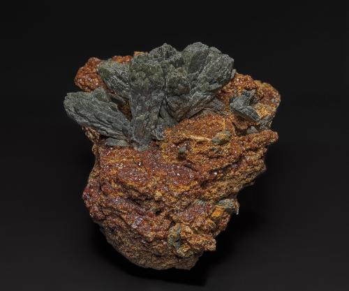 Quartz, Andradite<br />Sinerechenskoe, Primorsky Krai, Russia<br />12.7 x  12.1 cm<br /> (Author: am mizunaka)