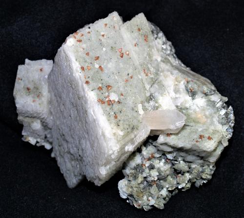 Dolomite<br />Huanggang Mines, Hexigten Banner (Kèshíkèténg Qí), Chifeng (Ulanhad), Inner Mongolia Autonomous Region, China<br />9x9x7 cm<br /> (Author: Joseph DOliveira)