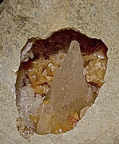 Calcite and Dolomite on Quartz and with Marcasite<br />State Route 37 road cuts, Harrodsburg, Clear Creek Township, Monroe County, Indiana, USA<br />as above<br /> (Author: Bob Harman)