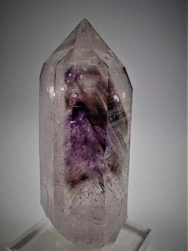 Quartz (variety amethyst, variety smoky quartz)<br />Goboboseb Mountains, Brandberg area, Erongo Region, Namibia<br />92 mm x 37 mm<br /> (Author: Don Lum)