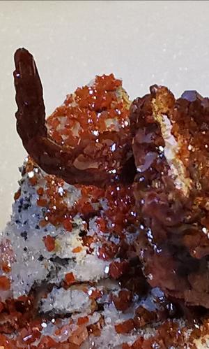 Vanadinite<br />Taouz, Er Rachidia Province, Drâa-Tafilalet Region, Morocco<br />4x3 cm.<br /> (Author: Enrique Llorens)