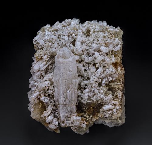 Quartz<br />The Gulf, Condado Gough, Nueva Gales del Sur, Australia<br />10.6 x 9.9 cm<br /> (Author: am mizunaka)