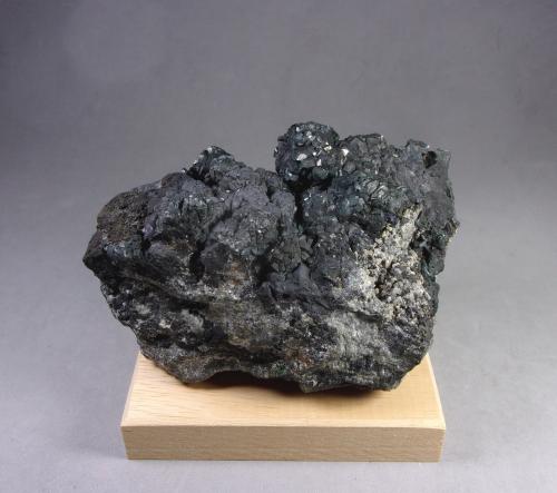 Chalcocita (Calcosina)<br />Minas de Río Tinto, Minas de Riotinto, Comarca Cuenca Minera, Huelva, Andalucía, España<br />10 x 7 x 6,5 cm.<br /> (Autor: J. G. Alcolea)
