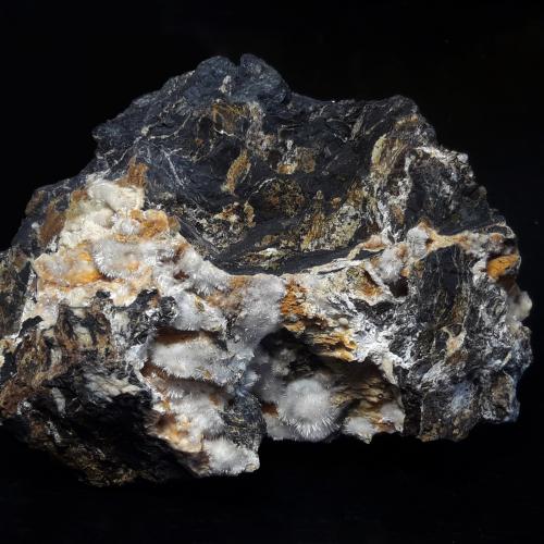 Aragonito<br />Mines Can Palomeres, Malgrat de Mar, Comarca Maresme, Barcelona, Cataluña / Catalunya, España<br />11 x 7 x 5 cm<br /> (Autor: karbu8)