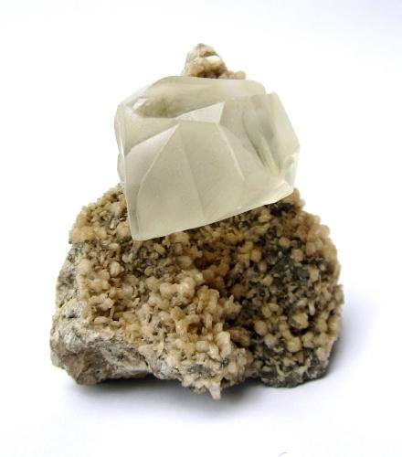 Calcite, Stilbite<br />Sokolovskoe Mine (Sokolovskiy Mine), Rudny, Kostanay Region, Kazakhstan<br />Specimen height 5 cm, crystal 2,5 cm<br /> (Author: Tobi)