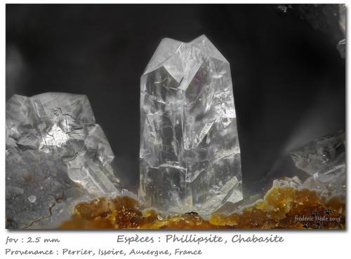 Phillipsite with Chabazite-Ca<br />Roca-Neyra, Perrier, Issoire District, Puy-de-Dôme Department, Auvergne-Rhône-Alpes, France<br />fov 2.5 mm<br /> (Author: ploum)