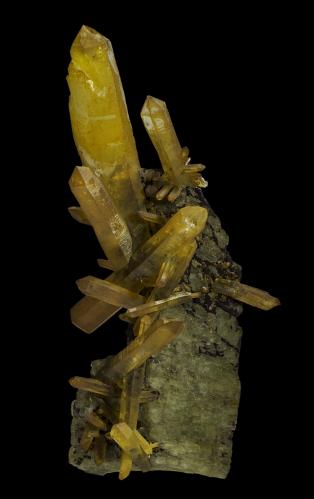 Quartz<br />Mésage Mine, Saint-Pierre-de-Mésage, Vizille, Grenoble, Isère, Auvergne-Rhône-Alpes, France<br />60 x 20 x 15 mm<br /> (Author: Rob Schnerr)