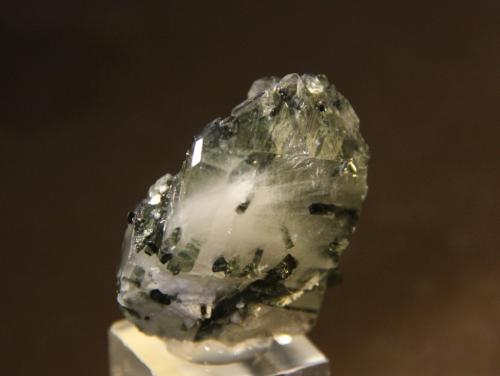 Quartz, Elbaite (variety verdelite)<br />Coronel Murta, Jequitinhonha, Minas Gerais, Brazil<br />37mm X 39mm X 25mm<br /> (Author: Firmo Espinar)