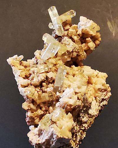 Apatite<br />Anemzi, Imilchil, Anti-Atlas, Er Rachidia Province, Drâa-Tafilalet Region, Morocco<br />6x4,5 cm<br /> (Author: Enrique Llorens)