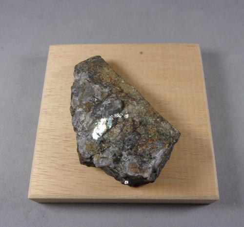 Joseita-B<br />Mina Goodhope (Mina Good Hope), Hedley , División Osoyoos Mining, Columbia Británica, Canadá<br />7 x 4,4 x 2,1 cm.<br /> (Autor: J. G. Alcolea)