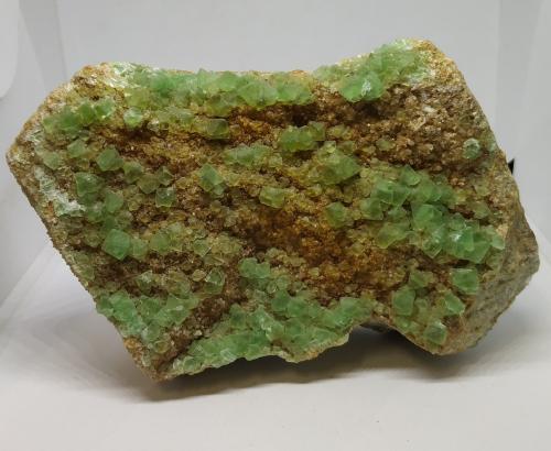 Fluorita<br />Pedrera Berta, Turó de Can Domènech, Serra de Roques Blanques, Sant Cugat del Vallès-El Papiol, Comarca Vallès Occidental / Baix Llobregat, Barcelona, Cataluña / Catalunya, España<br />12x18cm<br /> (Autor: Adri Rodríguez)
