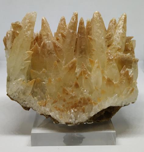 Calcita<br />Pedrera Sansón, Santa Creu d'Olorda, Serra de Collserola, Sant Feliu de Llobregat, Comarca Baix Llobregat, Barcelona, Cataluña / Catalunya, España<br />9x11cm<br /> (Autor: Adri Rodríguez)