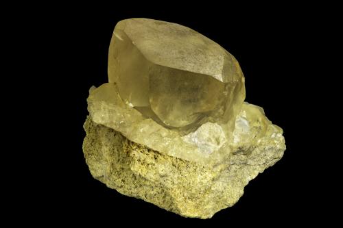 Calcite<br />La Sambre Quarry, Landelies, Montigny-le-Tilleul, Hainaut Province, Wallonia Region, Belgium<br />40 x 34 x 25 mm<br /> (Author: Rob Schnerr)