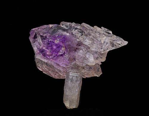 Quartz (variety amethyst)<br />Little Gem Mine, Boulder Batholith, Jefferson County, Montana, USA<br />3.2 x 3.7 cm<br /> (Author: am mizunaka)