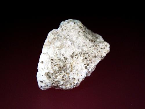 Zunyita<br />Big Bertha Mine (Veta Grande Mine), Middle Camp-Oro Fino District, Dome Rock Mountains, La Paz County, Arizona, USA<br />5 x 4 cm.<br /> (Autor: Antonio P. López)