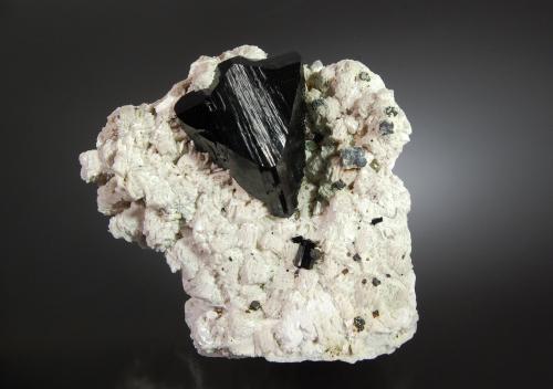 Schorl<br />Erongo Mountain, Usakos, Erongo Region, Namibia<br />3.6 x 7.1 x 7.2 cm<br /> (Author: crosstimber)