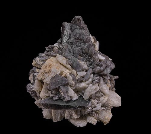 Quartz (variety smoky quartz), Albite<br />Jurupa Mountains, Jurupa Valley, Riverside County, California, USA<br />8.7 x 7.7 cm<br /> (Author: am mizunaka)