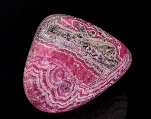 Rhodochrosite<br />Capillitas Mine, Andalgalá Department, Catamarca, Argentina<br />9.9 x 7.5 cm<br /> (Author: am mizunaka)