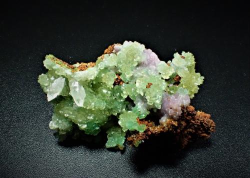 Austinite (variety cuprian austinite), Calcite<br />Ojuela Mine, Mapimí, Municipio Mapimí, Durango, Mexico<br />39 mm x 36 mm x 21 mm<br /> (Author: Don Lum)