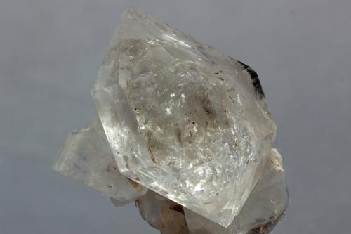Cuarzo<br />La Cabaña, Valdelmar, zona minera de Berbes, Berbes, Ribadesella, Comarca Oriente, Principado de Asturias (Asturias), España<br />cristal 22x35 mm<br /> (Autor: Ramon A  Lopez Garcia)