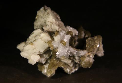 Dolomite, Siderite and Quartz<br />Otanche, Occidente Province, Boyacá Department, Colombia<br />72mm x 58mm x 45mm<br /> (Author: Firmo Espinar)