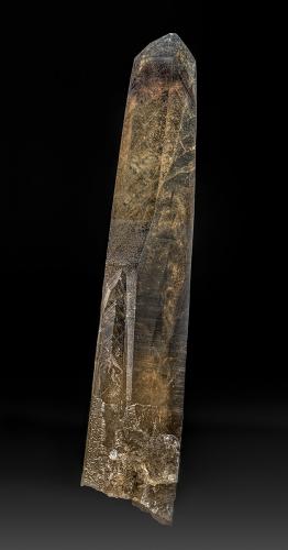 Quartz (variety smoky quartz)<br />Silent Grove, Clive County, New South Wales, Australia<br />11.8 x 2.6 cm<br /> (Author: am mizunaka)