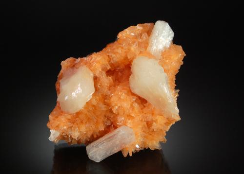 Stilbite-Ca on Heulandite-Ca<br /><br />5.2 cm x 6.5 cm<br /> (Author: Michael Shaw)