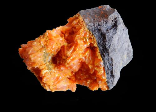 Orpiment<br />Mina Getchell, Pico Adam, Distrito Potosi, Montes Osgood, Condado Humboldt, Nevada, USA<br />80x50x50 mm<br /> (Author: Dany Mabillard)