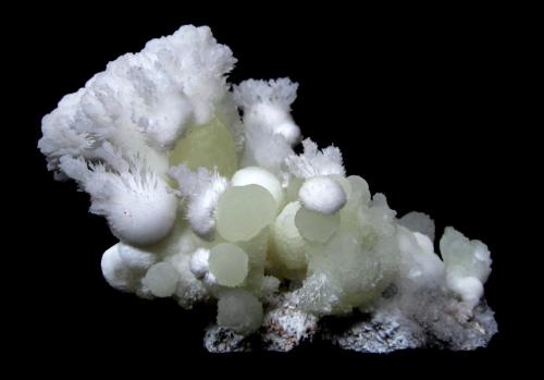 Calcite, Aragonite<br />San Giovanni Mine, Punta della Torre, Iglesias, Sud Sardegna Province, Sardinia/Sardegna, Italy<br />Specimen size 13 cm<br /> (Author: Tobi)