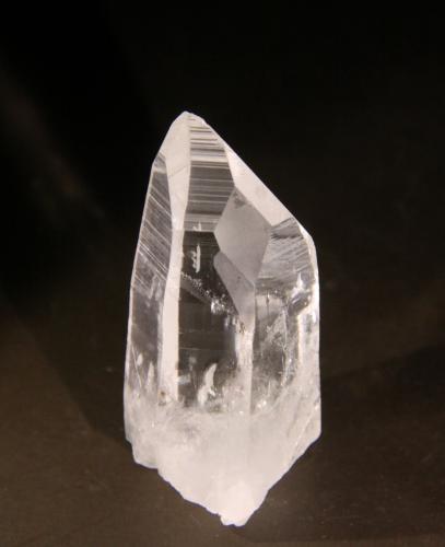 Quartz<br />Mina Peñas Blancas, Municipio San Pablo de Borbur, Cinturón Esmeraldífero Occidental, Departamento Boyacá, Colombia<br />27mm x 54mm x 23mm<br /> (Author: Firmo Espinar)