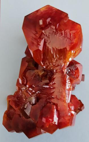 Vanadinite<br />Coud'a, Distrito minero Mibladen, Mibladen, Midelt, Provincia Midelt, Región Drâa-Tafilalet, Marruecos<br />4x6 cm.<br /> (Author: Enrique Llorens)