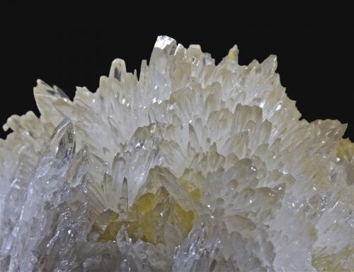 Celestina, Azufre<br />Mina Machów, Tarnobrzeg, Voivodato Subcarpacia, Polonia<br />8,1 x 7,3 cm<br /> (Autor: Xavier bordas)