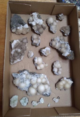 Heulandite, Stilbite, Mesolite/Natrolite<br />Hvalfjörður, Capital Region, Iceland<br /><br /> (Author: Bergur_E_Sigurdarson)