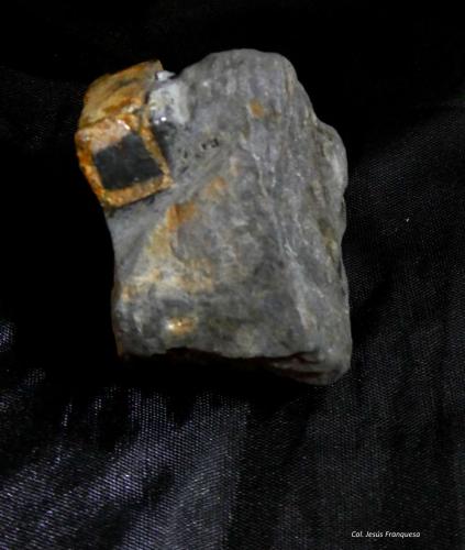 Andalucita (variedad quiastolita)<br />Cerro del Castillo de Mirabel, Mirabel, Mancomunidad Riberos del Tajo, Cáceres, Extremadura, España<br />40x60 mm.<br /> (Autor: Jesus Franquesa Baucells)