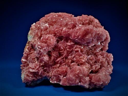 Rhodochrosite<br />Mina Osarizawa, Kazuno, Prefectura Akita, Región Tohoku, Isla Honshu, Japón<br />147 mm x 116 mm x 110 mm<br /> (Author: Don Lum)