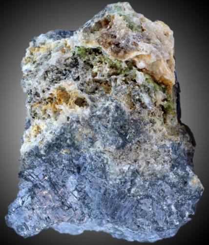 Galena y Cerusita<br />Mina de Vallclara, Mas de lAnglès, Vallclara, Comarca Conca de Barberà, Tarragona, Cataluña / Catalunya, España<br />32 v 20 x 17 mm.<br /> (Autor: José Luis Zamora)