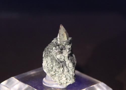 Titanite and Chlorite<br />Switzerland<br />Overall size: 32mm x 36mm x 22mm; Xl = 8mm x 14mm x 1,5mm<br /> (Author: Firmo Espinar)