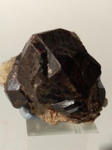 Almandine<br />Fosso d'Acri, Luzzi, Cosenza Province, Calabria, Italy<br />25 mm x 25 mm<br /> (Author: Sante Celiberti)