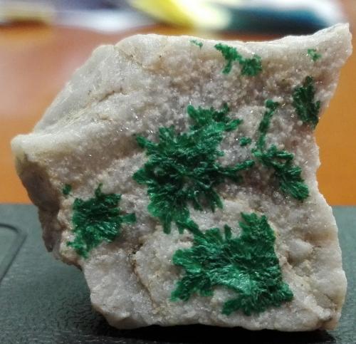 Brochantita<br />Collado de la Plata Mines, Collado de la Plata, Albarracín, Comarca Sierra de Albarracín, Teruel, Aragon, Spain<br />30x25x20 mm<br /> (Autor: Jose Maria Bermudez)