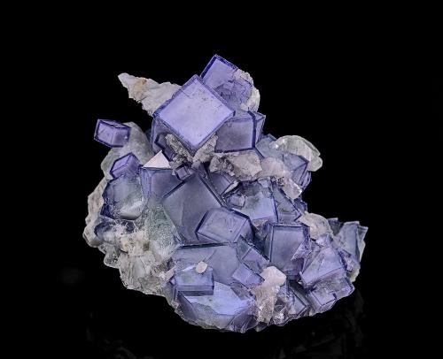 Fluorite, Quartz, Calcite<br />Yaogangxian Mine, Yizhang, Chenzhou Prefecture, Hunan Province, China<br />5.3 x 4.6 cm<br /> (Author: am mizunaka)