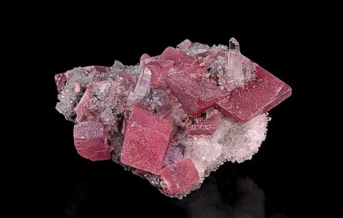 Rhodochrosite, Quartz<br />Idaho Springs, Condado Clear Creek, Colorado, USA<br />4.2 x 3.2 cm<br /> (Author: am mizunaka)