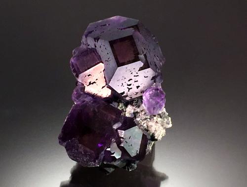 Fluorite<br />Xia Yang Mine, Yongchun, Quanzhou Prefecture, Fujian Province, China<br />4.0 cm x 5.1 cm<br /> (Author: Michael Shaw)