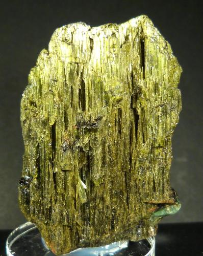 Elbaita (variedad verdelita) (Grupo Turmalina)<br />Mina Pirineus, Monte Belo, Itinga, Vale do Jequitinhonha, Minas Gerais, Brasil<br />5,5 x 3 x 3 cm.<br /> (Autor: Felipe Abolafia)