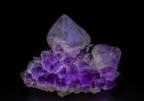 Quartz (variety amethyst)<br />Ellis-Jones Mine, Due West, Abbeville County, South Carolina, USA<br />11.8 x 9.4 cm<br /> (Author: am mizunaka)