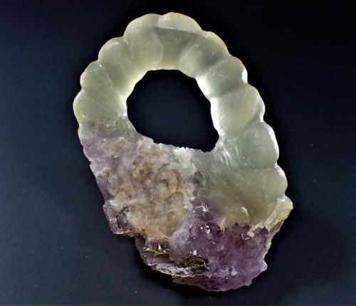 Fluorite, Quartz (variety amethyst)<br />Aurangabad District, Maharashtra, India<br />90 mm x 70 mm x 48 mm<br /> (Author: Don Lum)