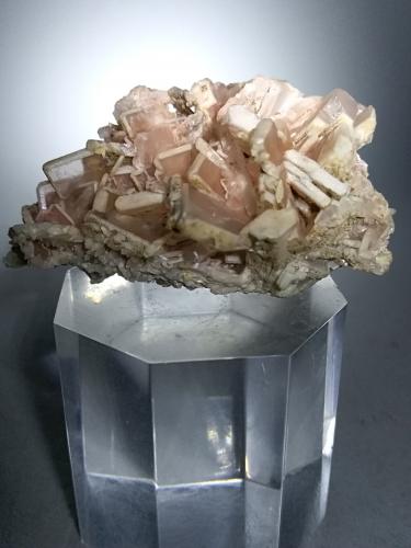 Baryte<br />Brosso Mine, Cálea, Léssolo, Canavese District, Metropolitan City of Turin Province, Piedmont (Piemonte), Italy<br />55,4 x 32 mm<br /> (Author: Sante Celiberti)