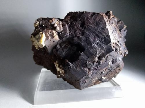 Goethite after Pyrite<br />Brosso Mine, Cálea, Léssolo, Canavese District, Metropolitan City of Turin Province, Piedmont (Piemonte), Italy<br />102 x 81 mm<br /> (Author: Sante Celiberti)
